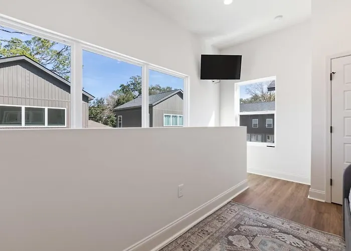 Holiday home Welcoming Town Brand New Construction